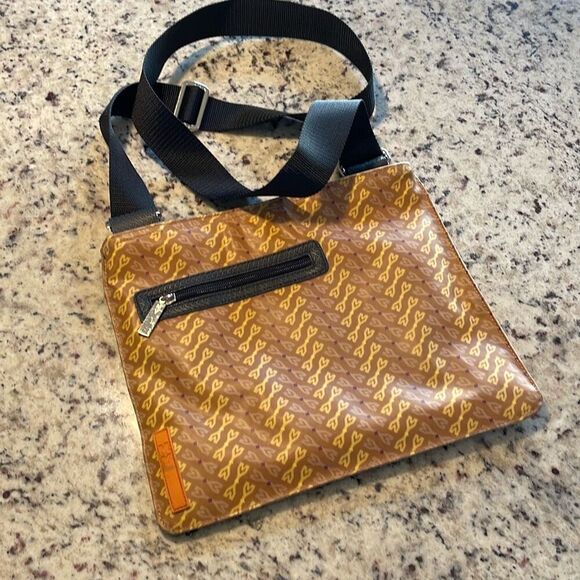 Michele & Yvett Oil Cloth Crossbody Bag Medium Size Orange‎ Tan Gold Tones - Picture 2 of 8